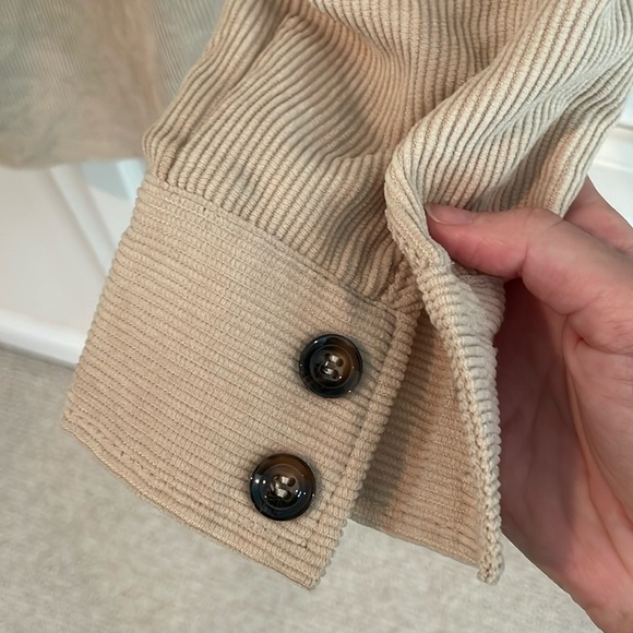 Beige Button-Down Light-Weight Jacket - Picture 4 of 5